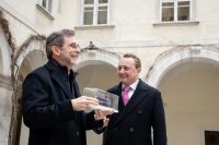 Symbolische 8.700 PS für unseren neuen Erzbischof Josef Grünwidl. © ERZDIÖZESE WIEN/SCHÖNLAUB